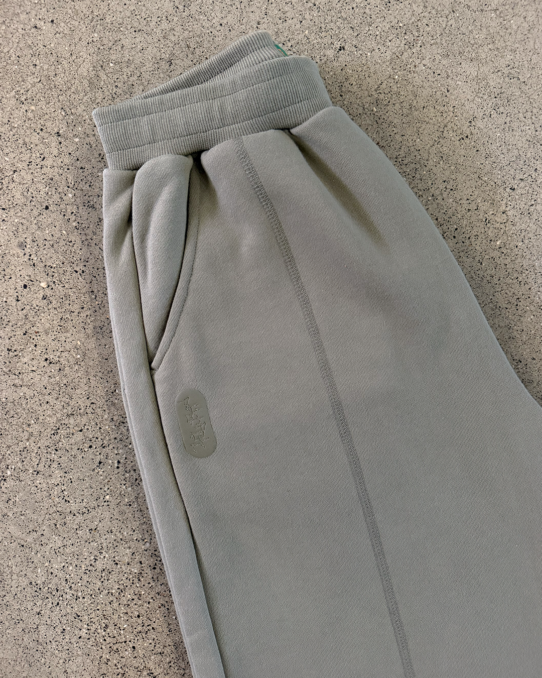 OLIVE PANELLED TRACK SHORTS