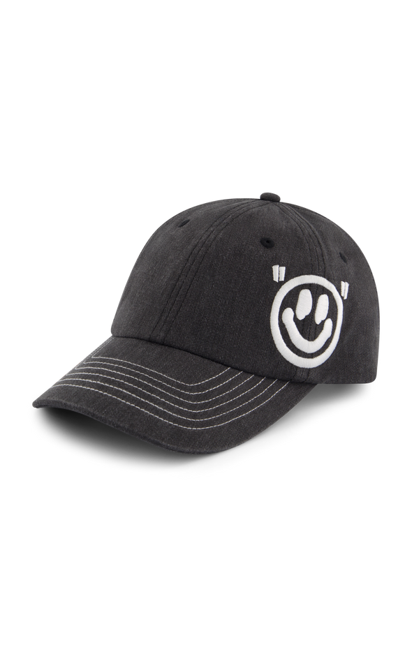 BLACK/WHITE SMILEY IRONY CAP