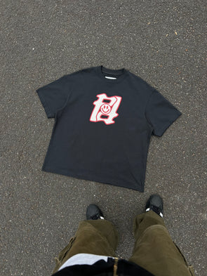 CHARCOAL/RED TEE