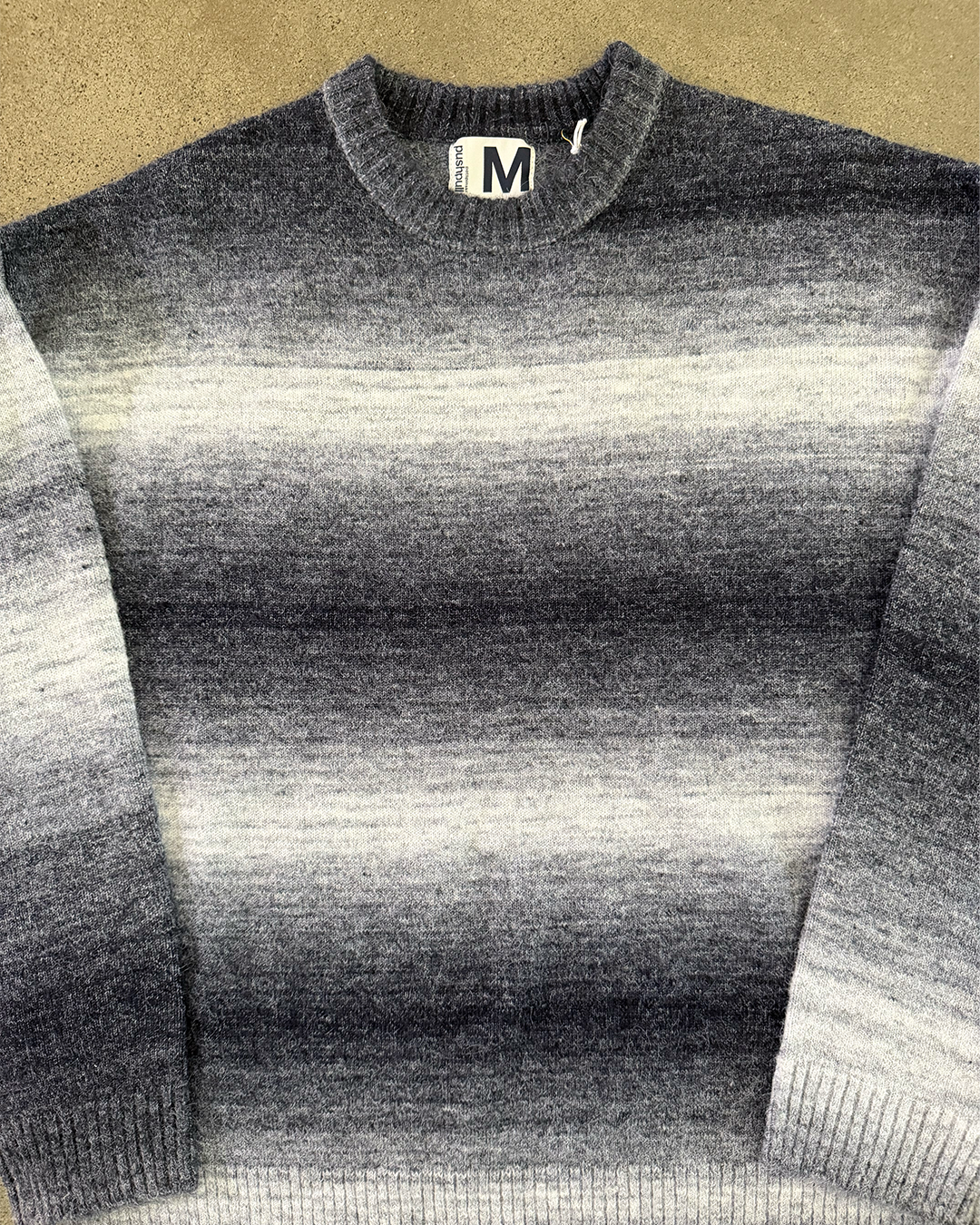 GRADIENT KNIT
