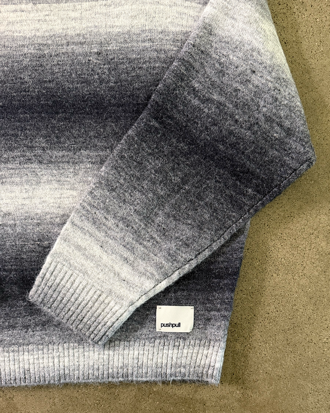 GRADIENT KNIT