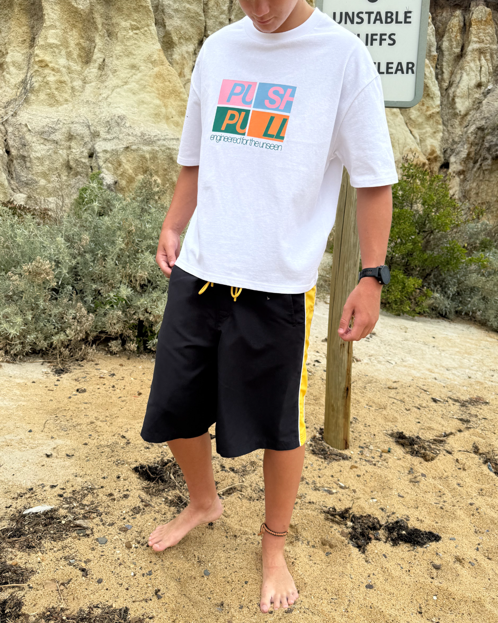 WHITE MULTI COLOUR P T-SHIRT