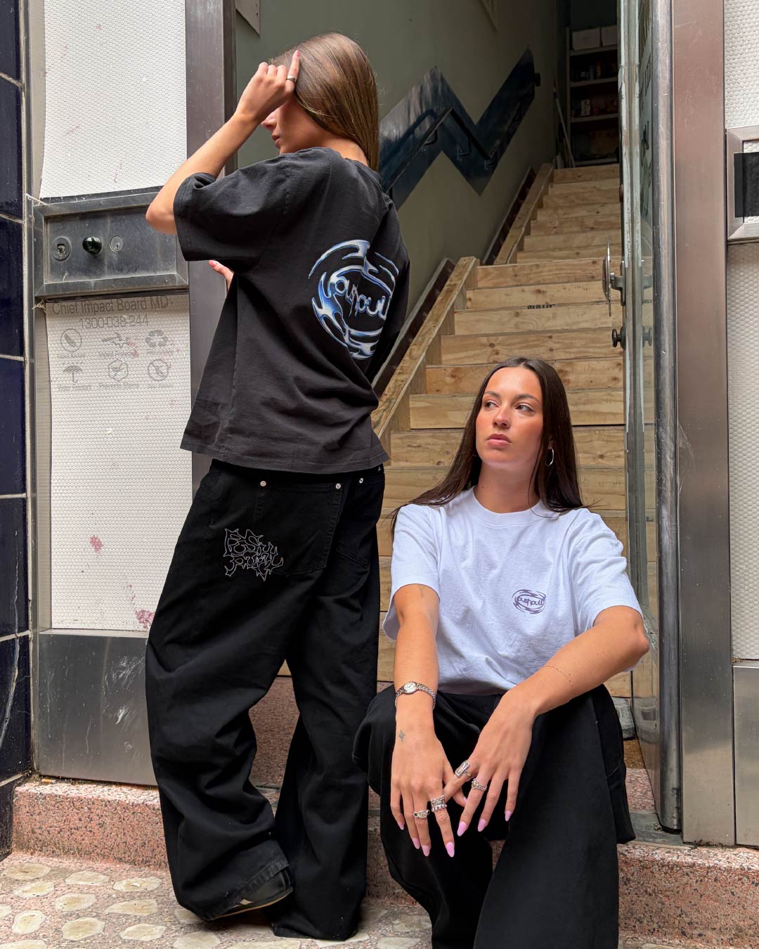 CHROME SWIRL GRAPHIC T-SHIRT